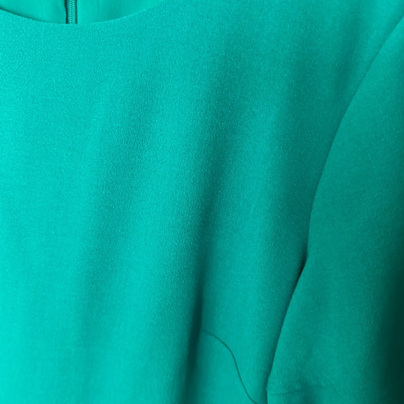 Vince Camuto kelly green short dress with poof sleeves - Picture 2 of 5